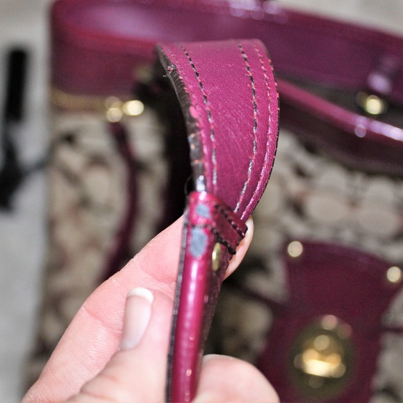 🌺🌺Host Pick 11/9!!!  Gorgeous Coach Logo fabric & Fushia leather Tote - Picture 8 of 16